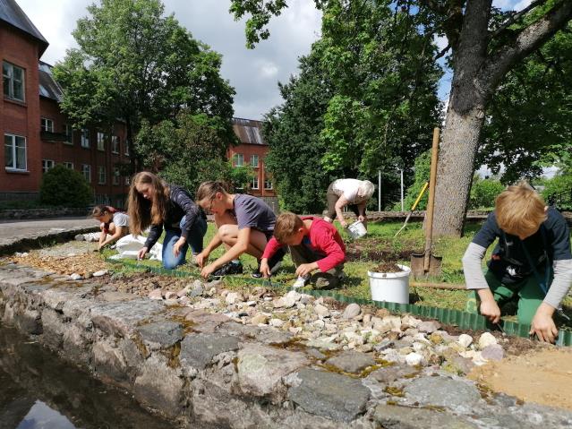 Sajūtu takas atjaunošanas darbi